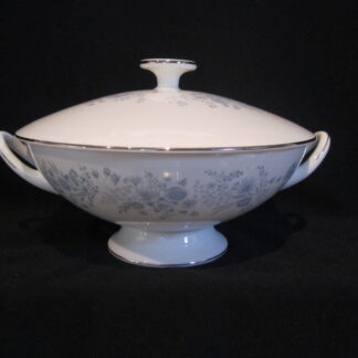 Wedgwood Belle Fleur Covered Vegetable Bowl