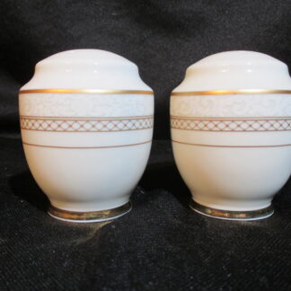 Mikasa Heirloom Gold L3430 Shaker - Salt & Pepper