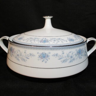 Noritake Blue Hill 2482 Covered Vegetable Bowl