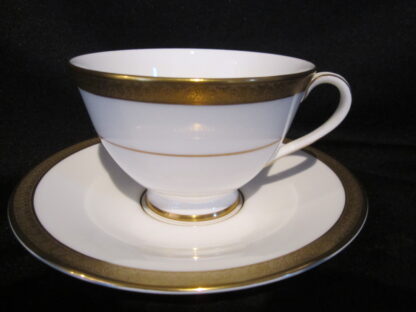 Royal Doulton Royal Gold H4980 Cup & Saucer