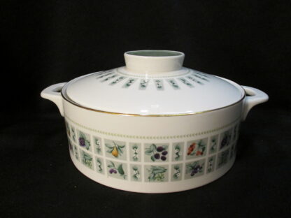 Royal Doulton Tapestry TC1024 Covered Vegetable Bowl