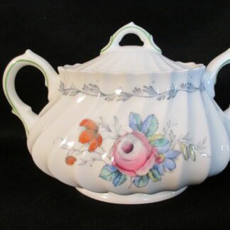 Royal Doulton The Chelsea Rose Covered Sugar