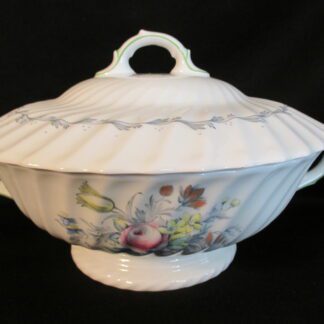 Royal Doulton The Chelsea Rose Covered Vegetable Bowl