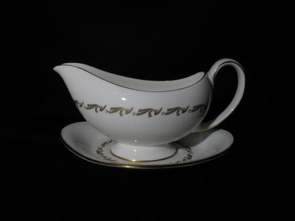 Wedgwood Golden Fleece H4293 Gravy Boat & Stand