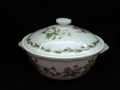 Noritake Gourmet Garden 7940 Covered Casserole - Small NEW
