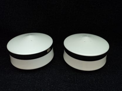 Mikasa Solitude A5166 Shaker - Salt & Pepper
