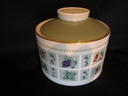 Royal Doulton Tapestry TC1024 Covered Sugar