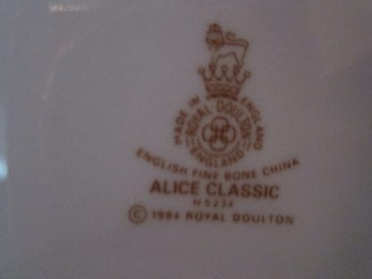 Royal Doulton Alice Classic H5234 Coffee Pot - Image 2