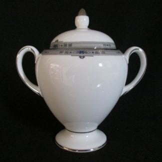 Wedgwood Amherst R4724 Globe Covered Sugar