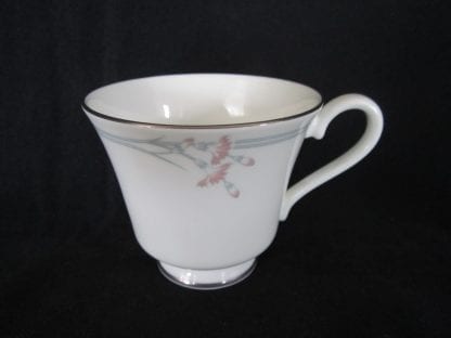 Royal Doulton Carnation H5084 Cup & Saucer - Image 3