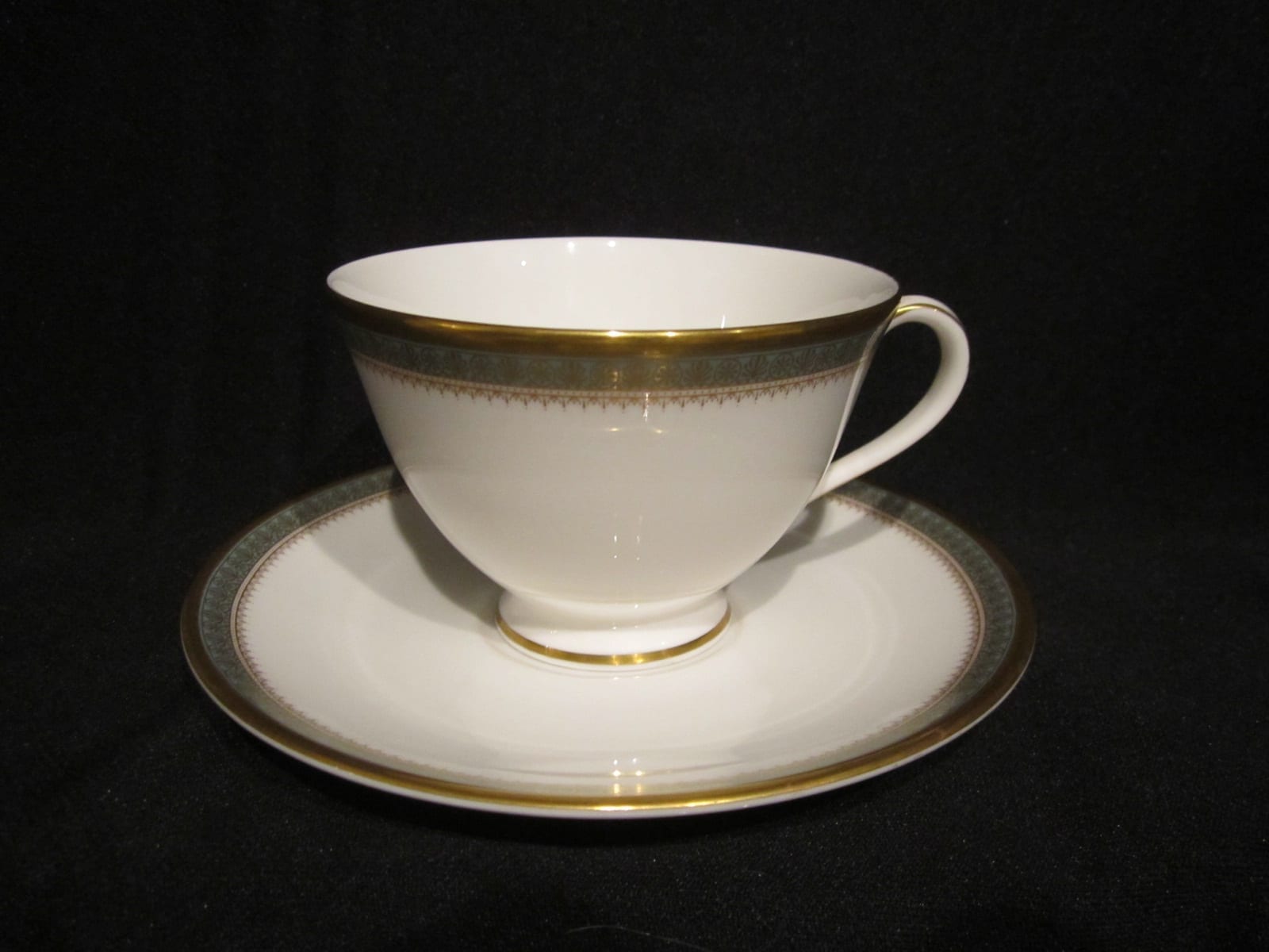 Royal Doulton CLARENDON H4993 coffee cup & saucer up to 12 in stock 