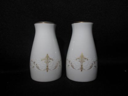 Noritake Courtney 6520 Shaker - Salt & Pepper