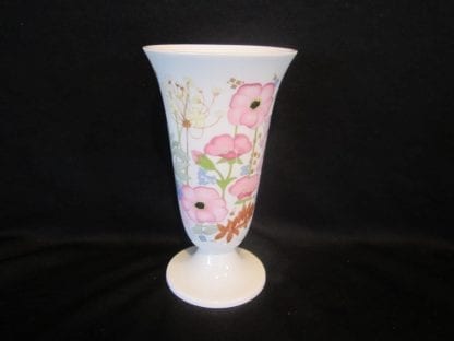 Wedgwood Meadow Sweet R4528 Vase