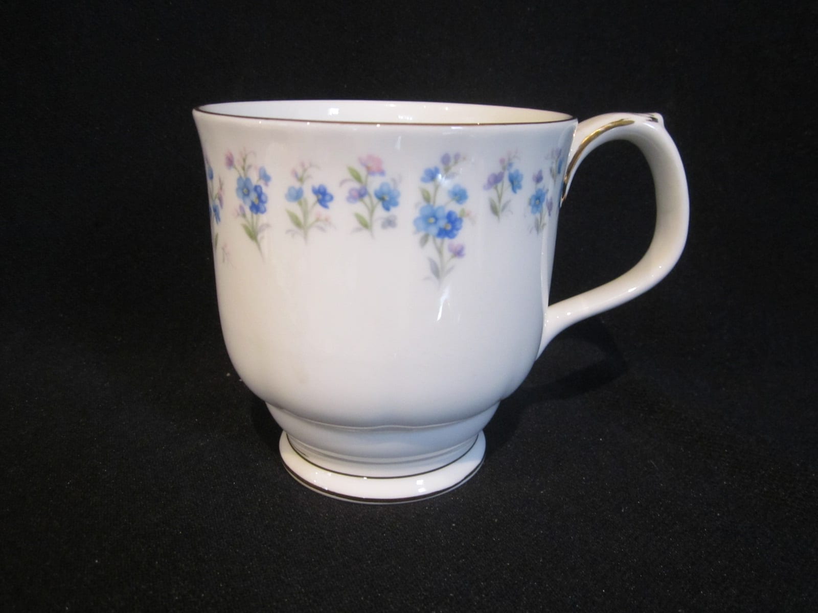 s Royal Albert Memory Lane Gainsborough Shape Coffee Mug
