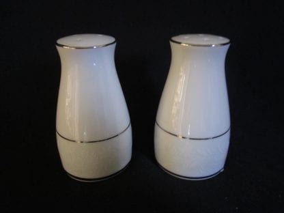 Noritake Ranier Shaker - Salt & Pepper